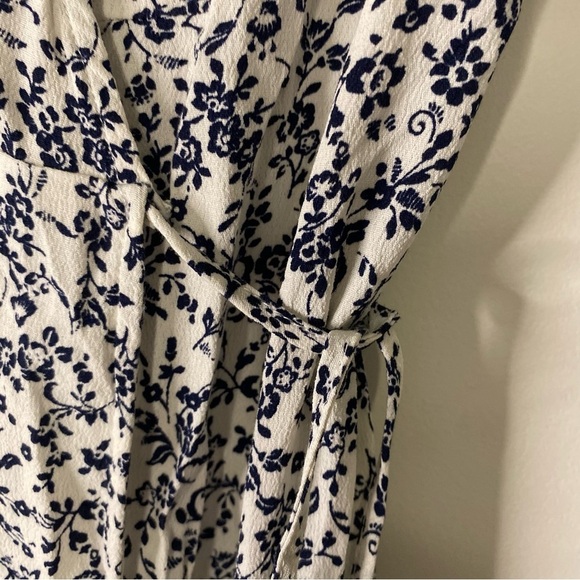 Farrow Floral Wrap V Neck Maxi Dress in Dark Blue and White Size Small - Picture 12 of 15